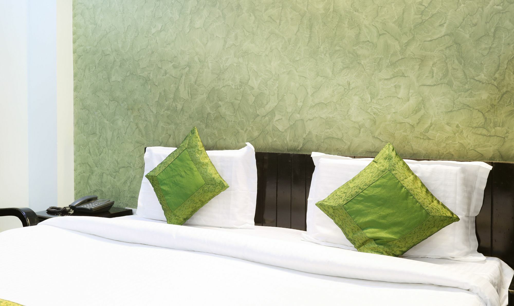 Royal Suites By Park Tree, Kasauli Dış mekan fotoğraf